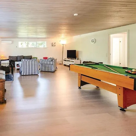 Five-bedroom Holiday In Vig