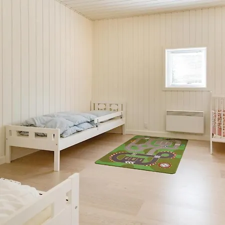 Five-bedroom Holiday In