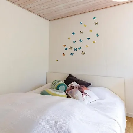 Five-bedroom Holiday In بيت للعطل *