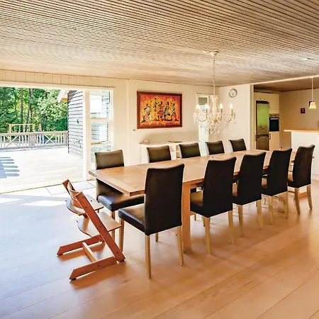 Five-bedroom Holiday In