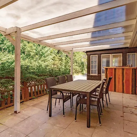 Five-bedroom Holiday In بيت للعطل Vig