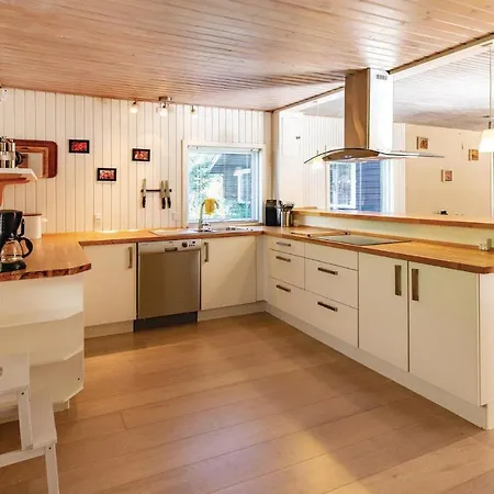 Five-bedroom Holiday In بيت للعطل Vig