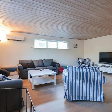 Five-bedroom Holiday In *