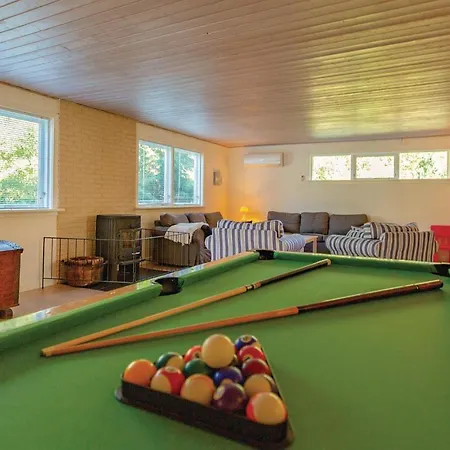 بيت للعطل Five-bedroom Holiday In