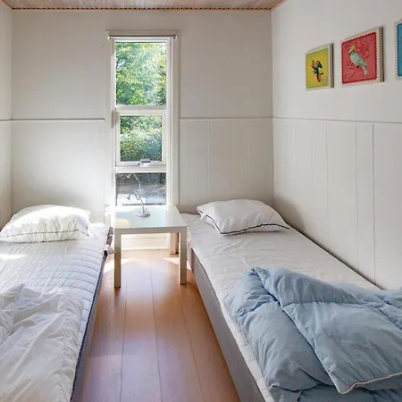 Five-bedroom Holiday In بيت للعطل