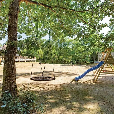 بيت للعطل Five-bedroom Holiday In *